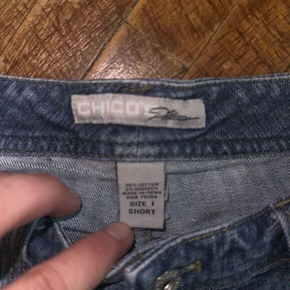 Chico’s straight leg distressed classic normcore size 1/8 jeans - Picture 2 of 4